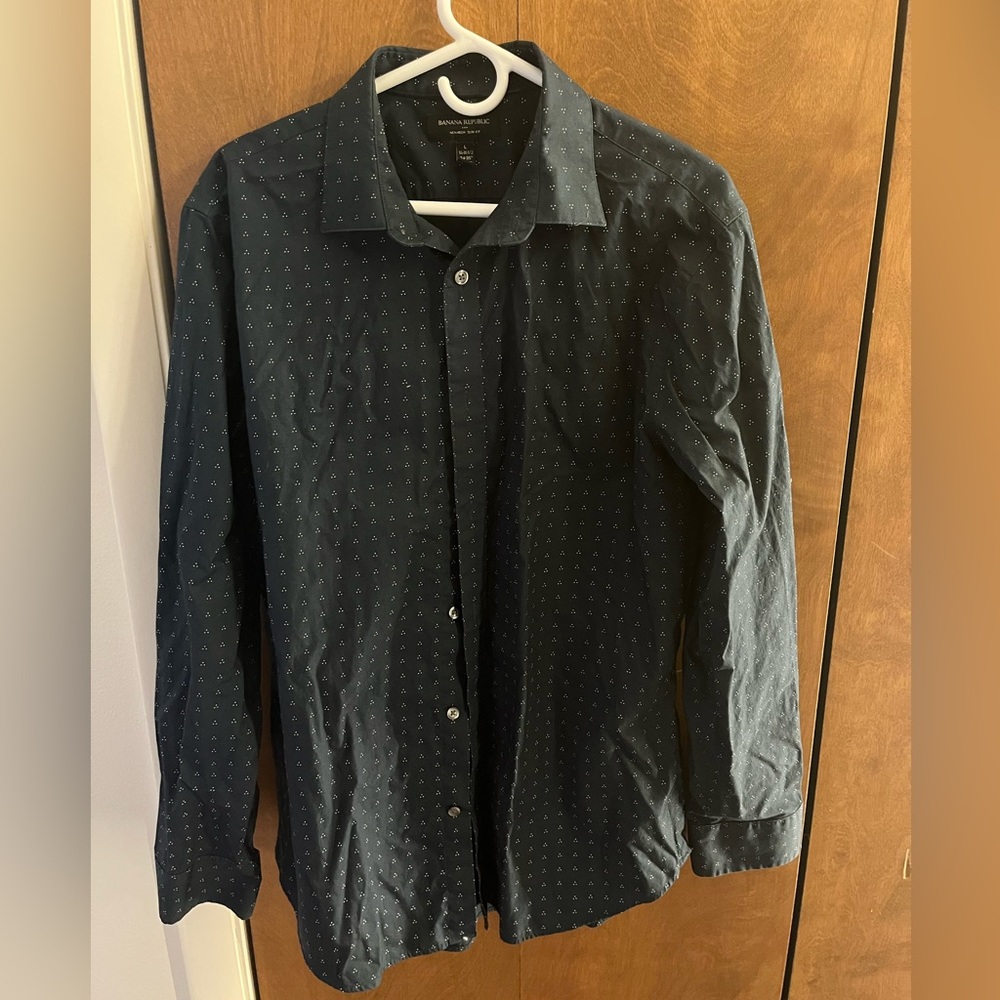 Banana Republic Button Down. L